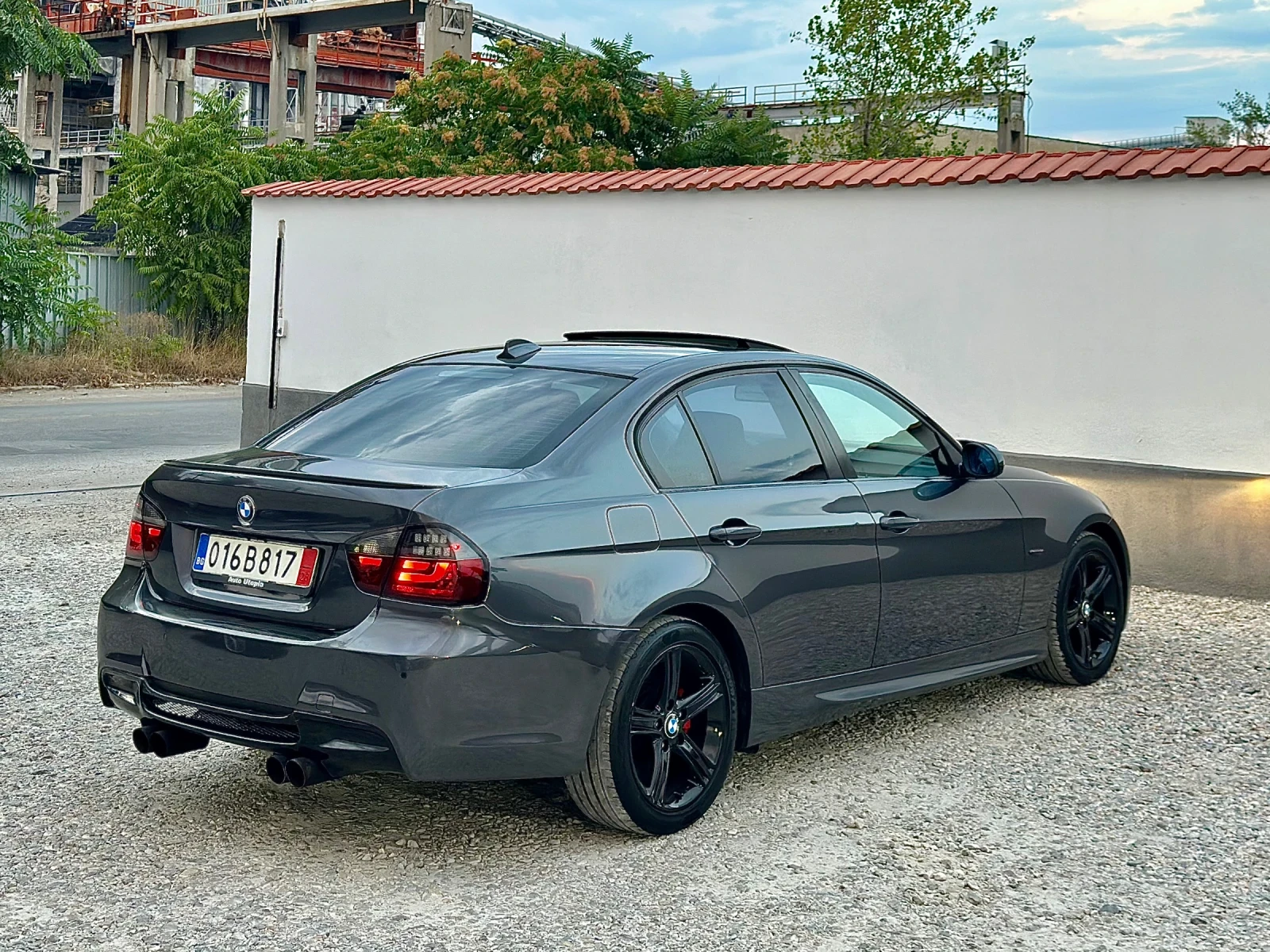 BMW 330 M-ПАКЕТ/АНДРОЙД/ПОДГРЕВ/КОЖА, снимка 5 - Автомобили и джипове - 55578972