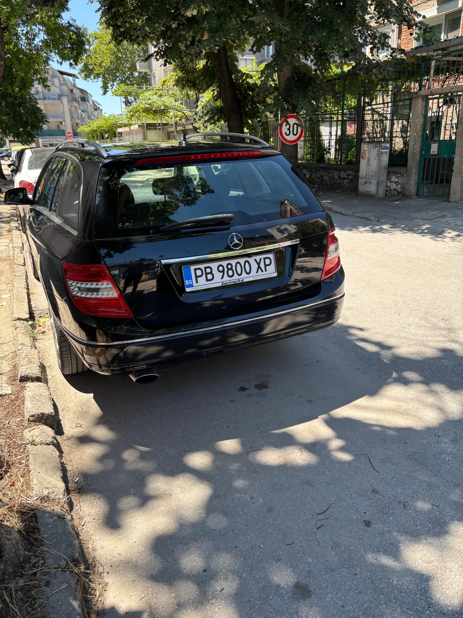 Mercedes-Benz C 220, снимка 5 - Автомобили и джипове - 55592381