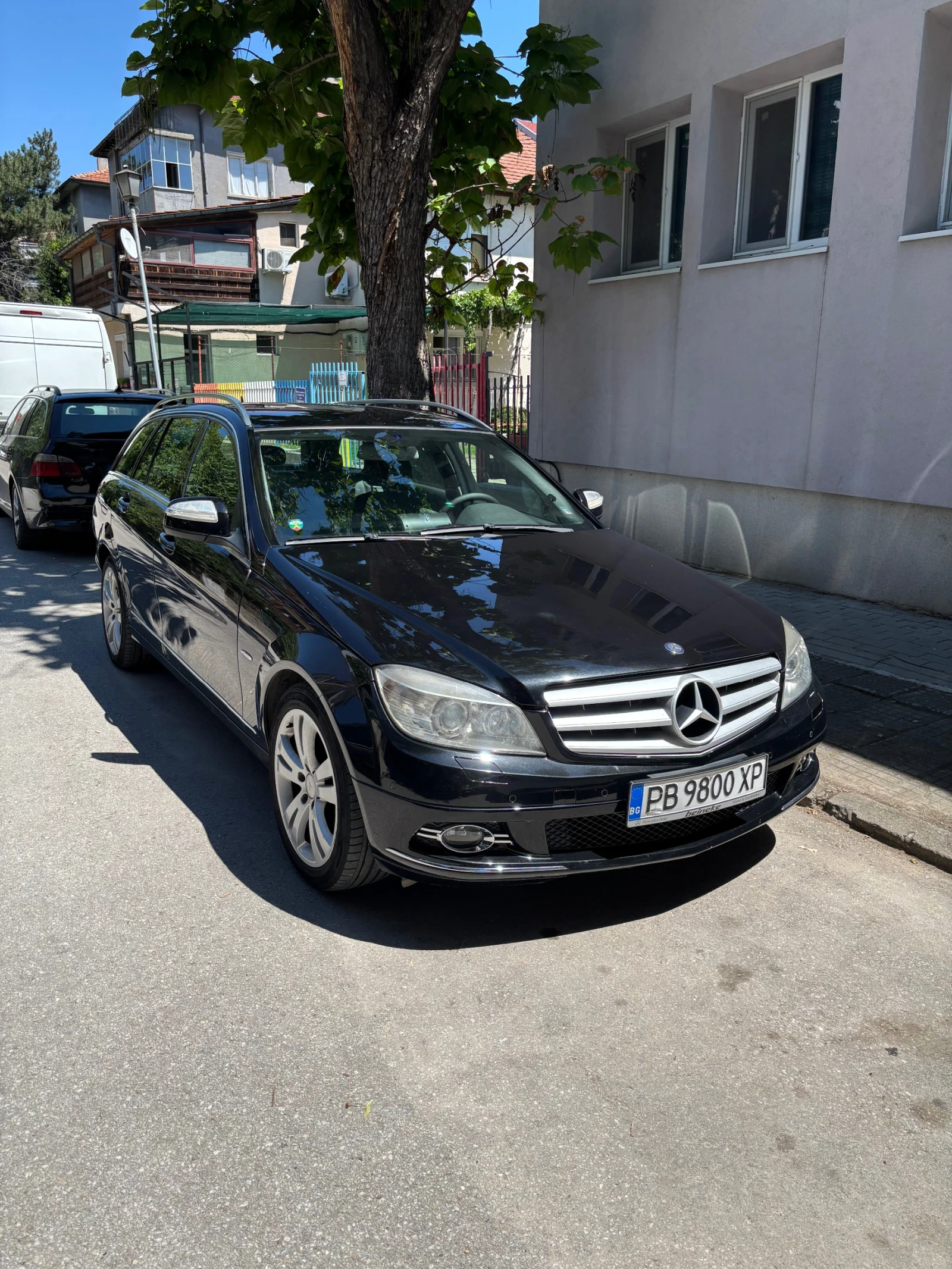 Mercedes-Benz C 220, снимка 2 - Автомобили и джипове - 55592381