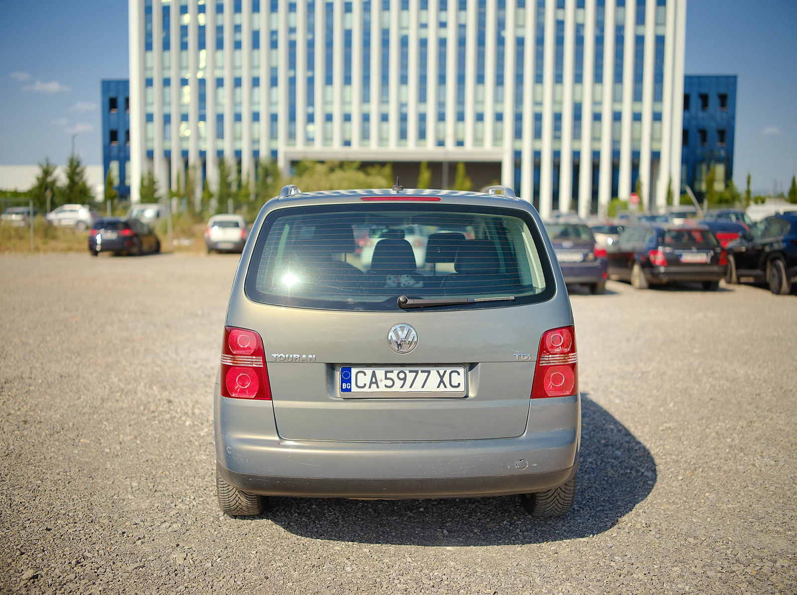 VW Touran, снимка 10 - Автомобили и джипове - 55654878
