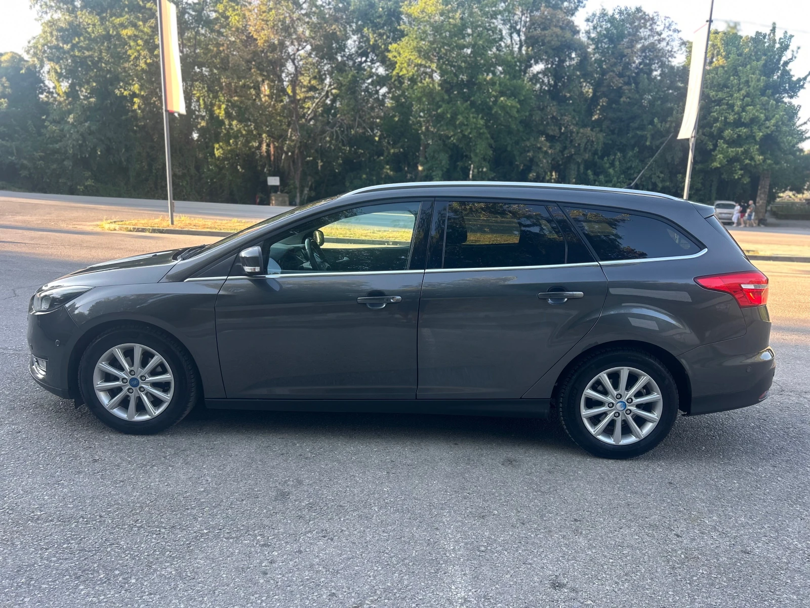 Ford Focus TITANIUM-LED-НАВИ-ЕВРО 6-ИТАЛИЯ!, снимка 13 - Автомобили и джипове - 55725253