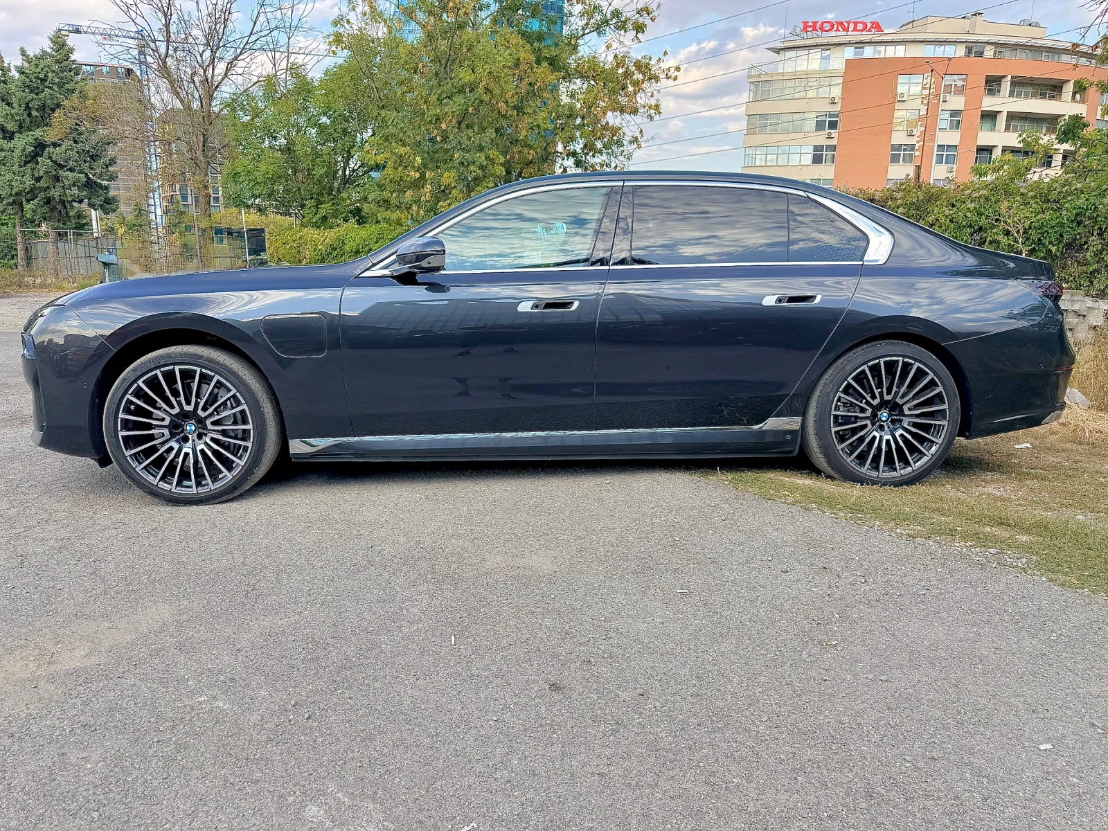 BMW 750 E/Xdrive/Гаранционна, снимка 7 - Автомобили и джипове - 56159721