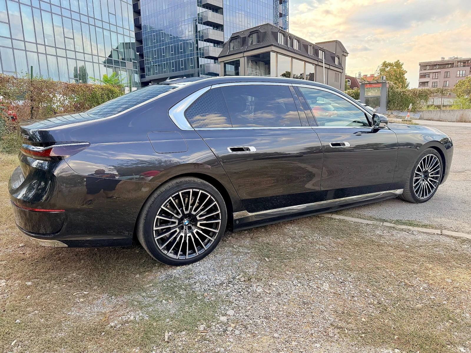 BMW 750 E/Xdrive/Гаранционна, снимка 5 - Автомобили и джипове - 56159721