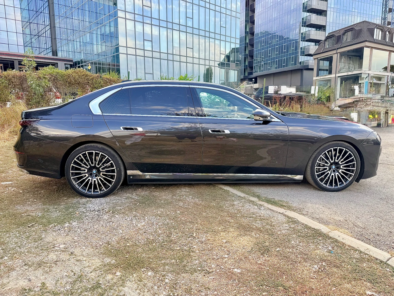 BMW 750 E/Xdrive/Гаранционна, снимка 6 - Автомобили и джипове - 56159721
