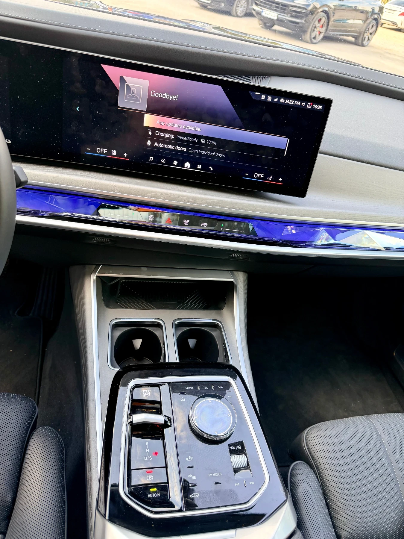 BMW 750 E/Xdrive/Гаранционна, снимка 13 - Автомобили и джипове - 56159721
