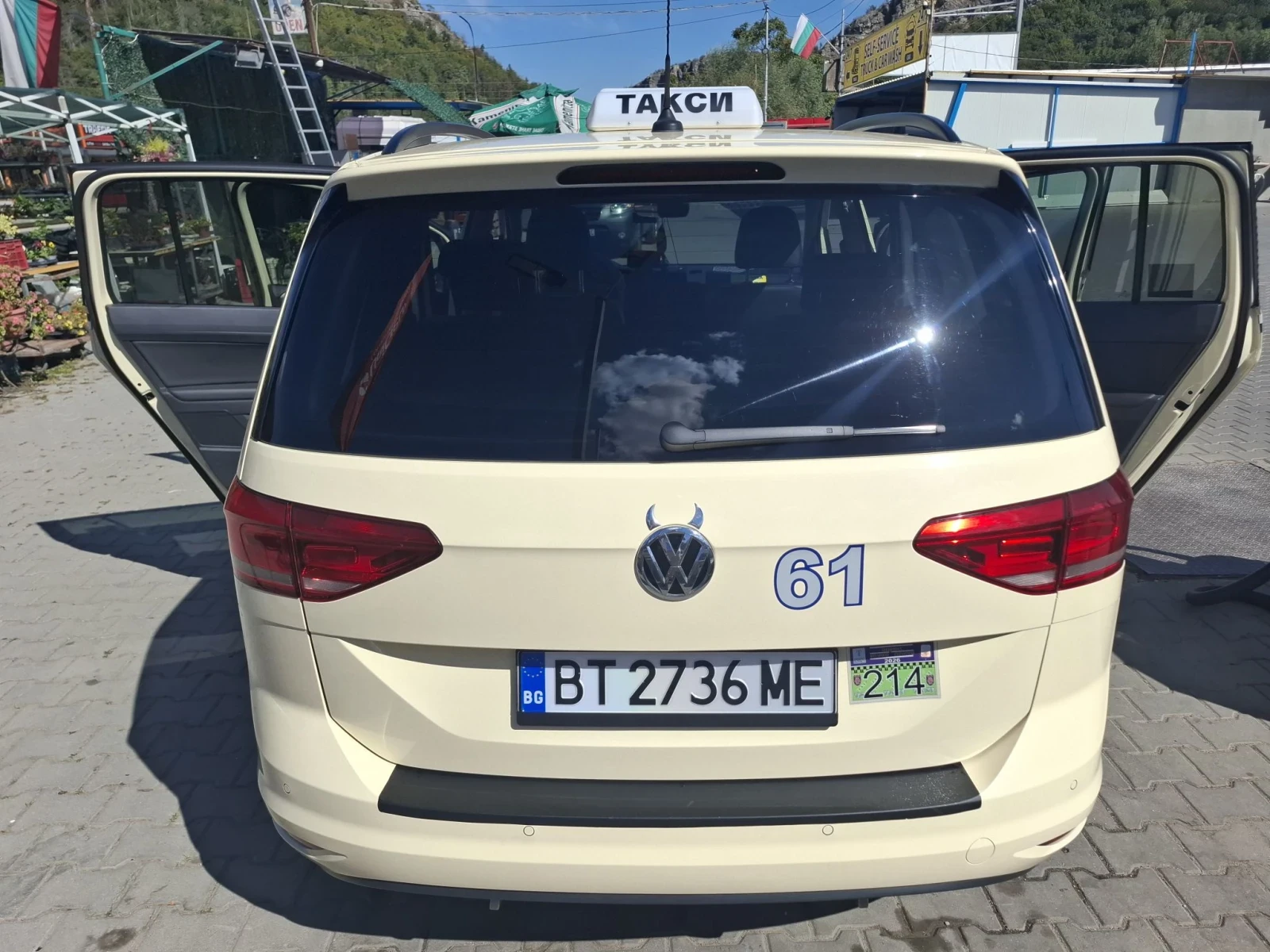 VW Touran, снимка 5 - Автомобили и джипове - 56701170