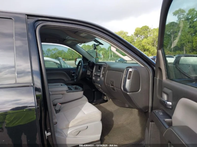 Gmc Sierra 5.3L V-8 DI, VVT, 355HP 4X2 Drive, снимка 12 - Автомобили и джипове - 52915311