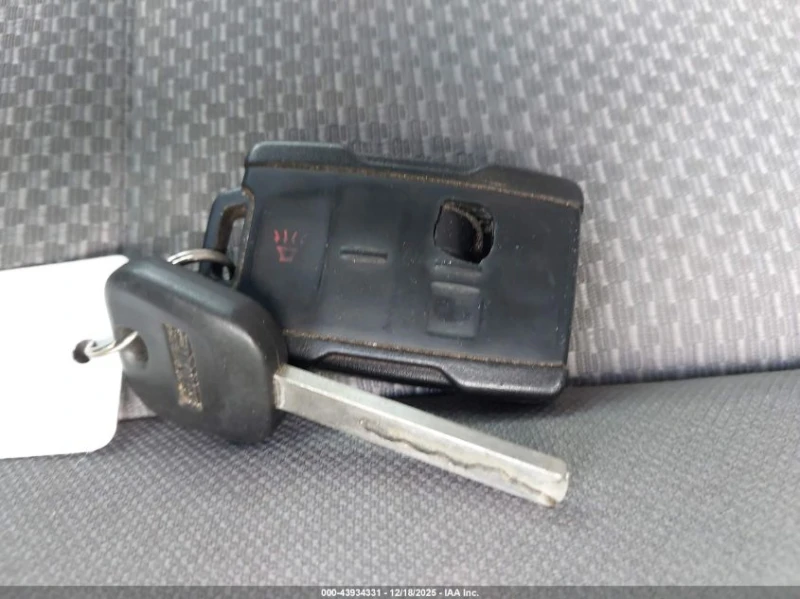 Gmc Sierra 5.3L V-8 DI, VVT, 355HP 4X2 Drive, снимка 3 - Автомобили и джипове - 52915311