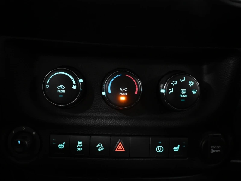 Jeep Wrangler * UNLIMITED SAHARA* PODGREV* CAMERA* CARFAX* , снимка 12 - Автомобили и джипове - 53060573