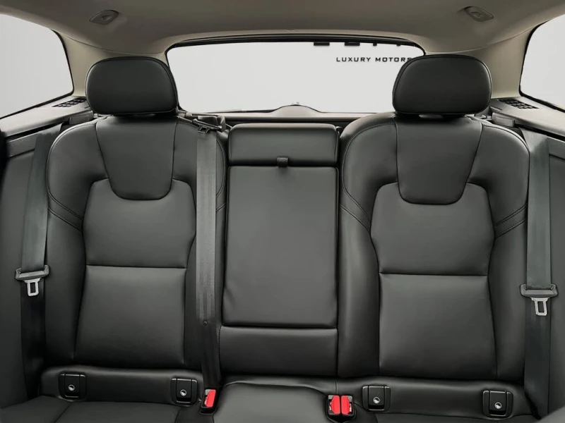 Volvo XC60 B5 Momentum AWD, снимка 16 - Автомобили и джипове - 53597364