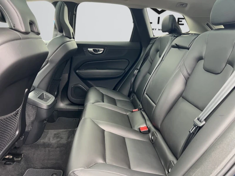 Volvo XC60 B5 Momentum AWD, снимка 15 - Автомобили и джипове - 53597364