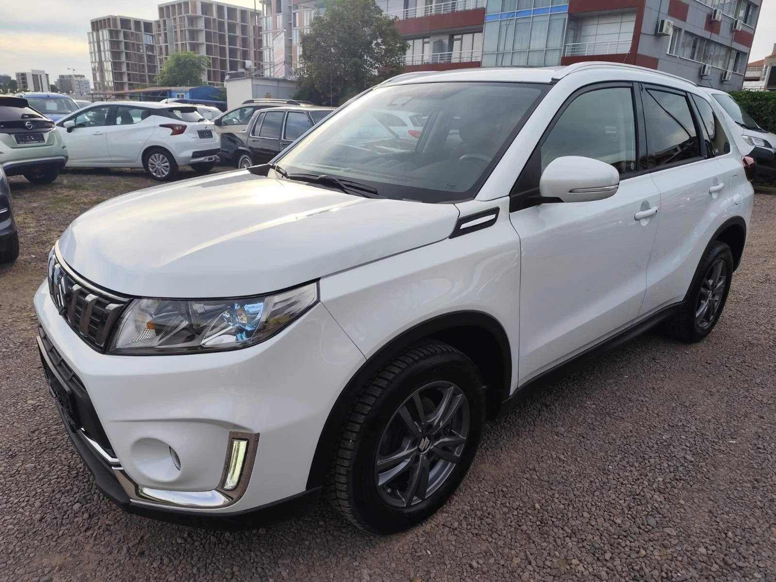 Suzuki Vitara 1.4 Compact Top140к.с. - изображение 2