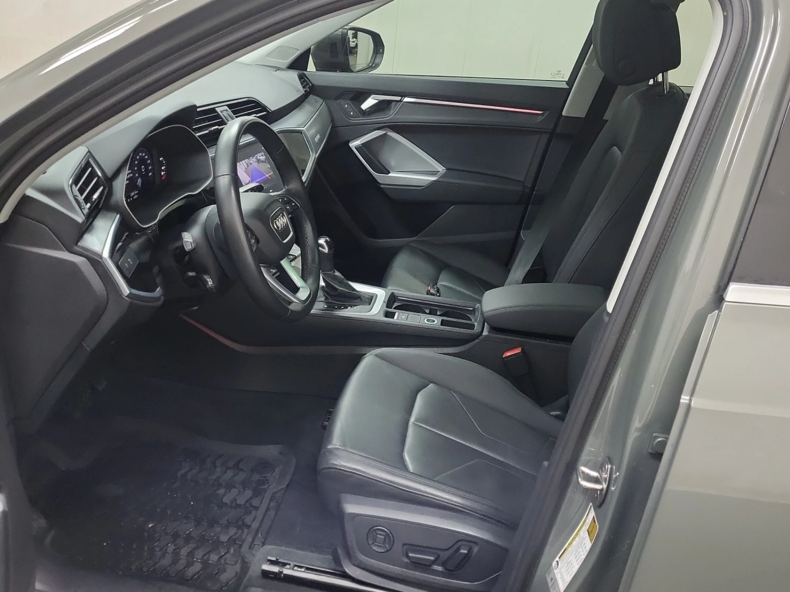 Audi Q3 QUATTRO* PROGRESIV* KEYLESS АвтоКредит(ЦЕНА ДО БГ) - изображение 9