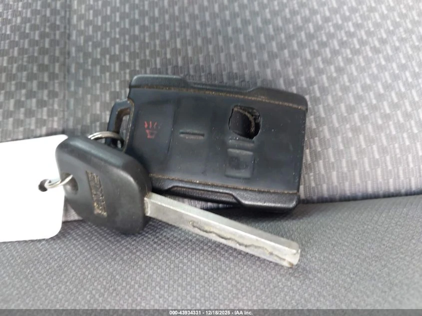 Gmc Sierra 5.3L V-8 DI, VVT, 355HP 4X2 Drive | Mobile.bg � ����������� 3