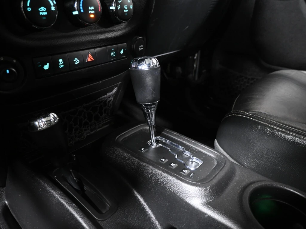 Jeep Wrangler * UNLIMITED SAHARA* PODGREV* CAMERA* CARFAX*  | Mobile.bg � ����������� 13