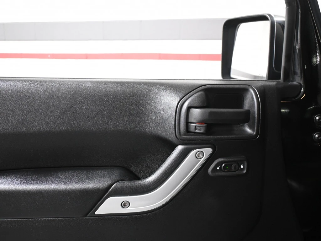 Jeep Wrangler * UNLIMITED SAHARA* PODGREV* CAMERA* CARFAX*  | Mobile.bg � ����������� 14