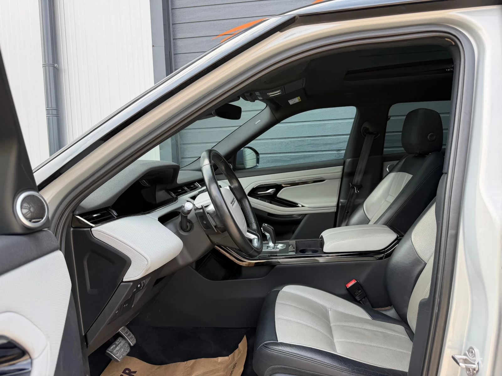 Land Rover Range Rover Evoque 2.0i Mhev P200 k.c AWD 2019 R Dynamic , снимка 12 - Автомобили и джипове - 54839985