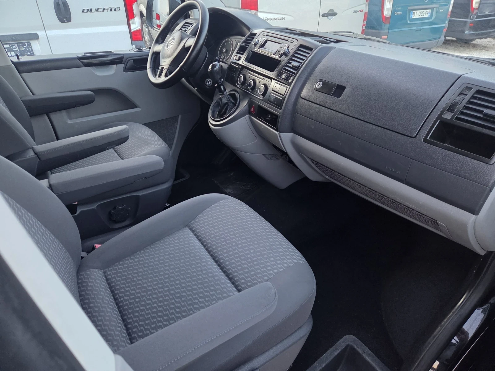 VW Transporter 2.0tdi.LONG.климатик, снимка 7 - Бусове и автобуси - 54348273