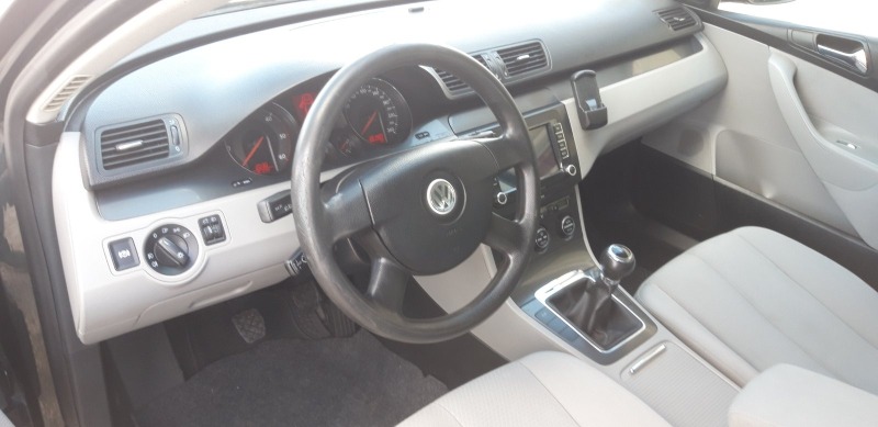VW Passat 1, 9, снимка 9 - Автомобили и джипове - 45767113