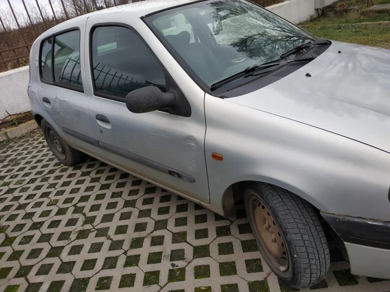 Renault Clio, снимка 6 - Автомобили и джипове - 48659200