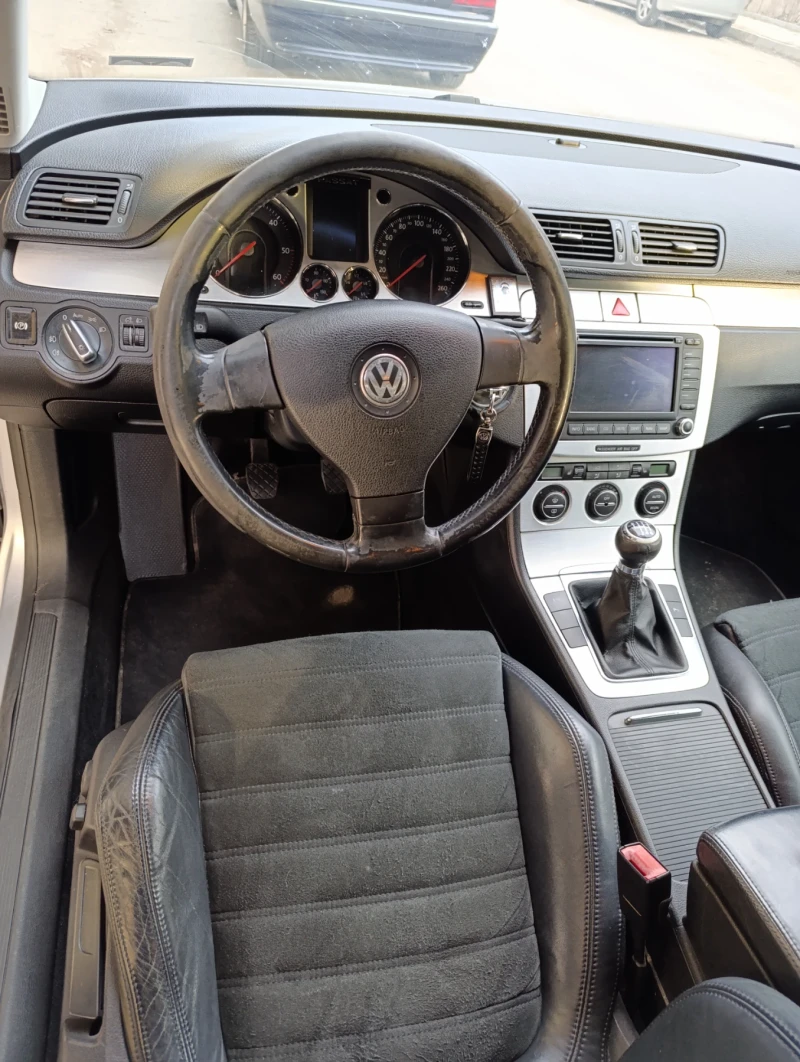 VW Passat 2.0 * * HIGHLINE* * , снимка 5 - Автомобили и джипове - 49439182