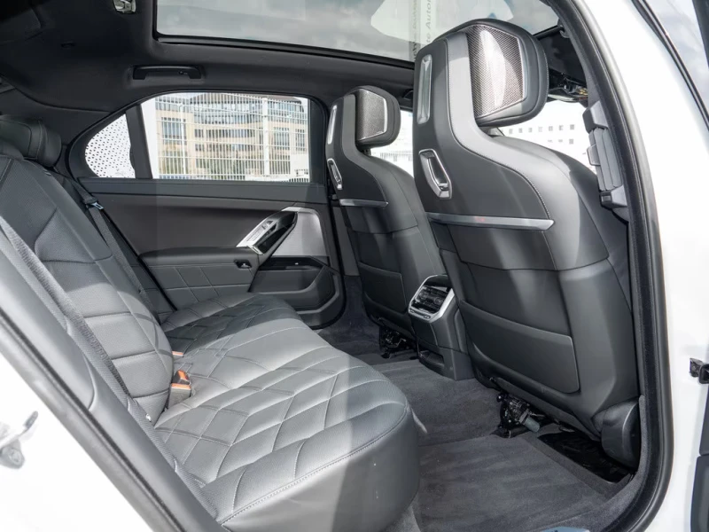 BMW i7 eDRIVE50/M-SPORT/449HP/ACC/MEMO/MASSAGE/360/801f, снимка 14 - Автомобили и джипове - 51837328