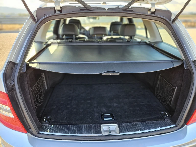 Mercedes-Benz C 220 cdi///АВТОМАТИК///НАВИГАЦИЯ///УНИКАЛЕН///КОЖА///, снимка 9 - Автомобили и джипове - 52021445