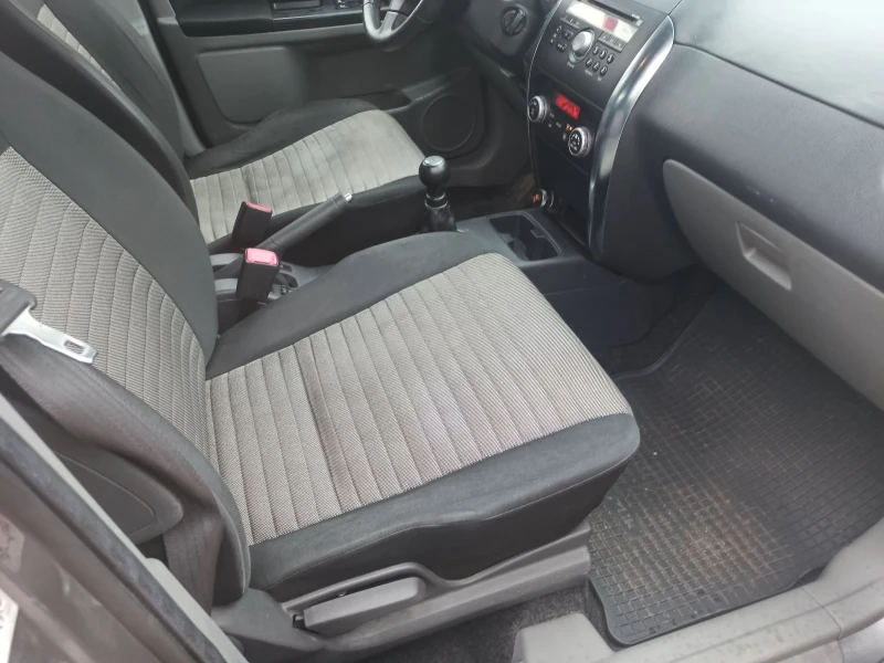 Suzuki SX4 1.6, снимка 14 - Автомобили и джипове - 52893220