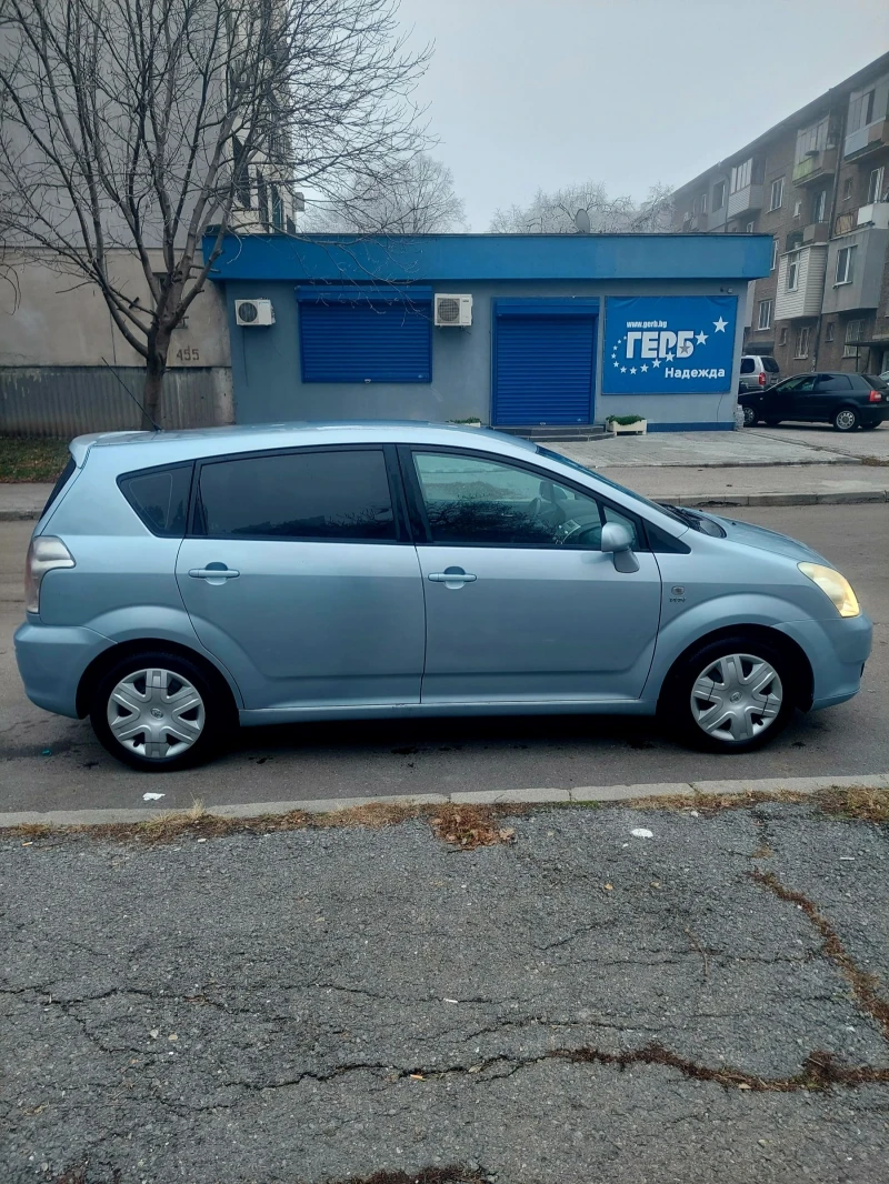 Toyota Corolla verso 1.8 VVTI, снимка 4 - Автомобили и джипове - 52923942