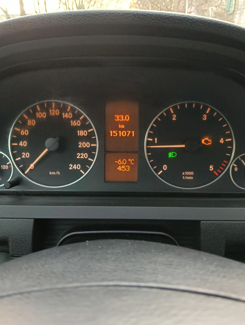 Mercedes-Benz A 180 2.0CDI, снимка 6 - Автомобили и джипове - 53323860