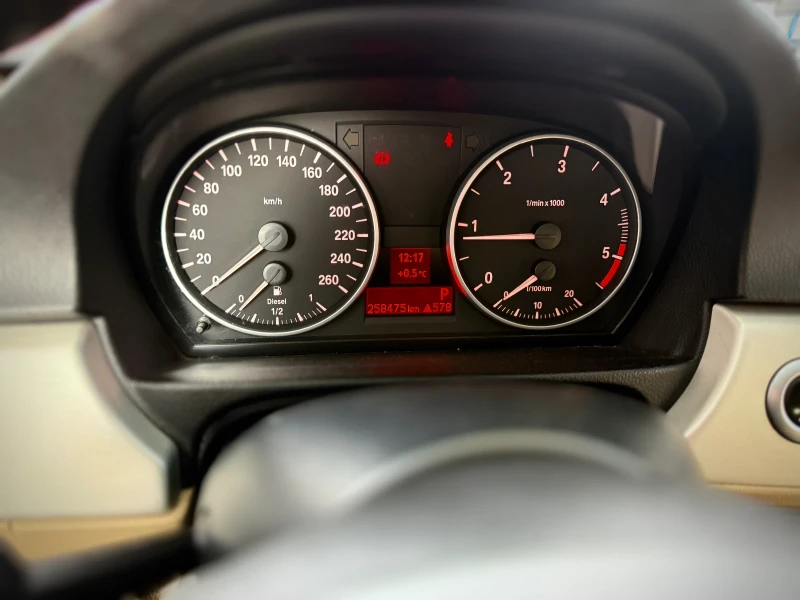 BMW 320 M47-163кс| Shadow line| M-sport интериор, снимка 11 - Автомобили и джипове - 53338211