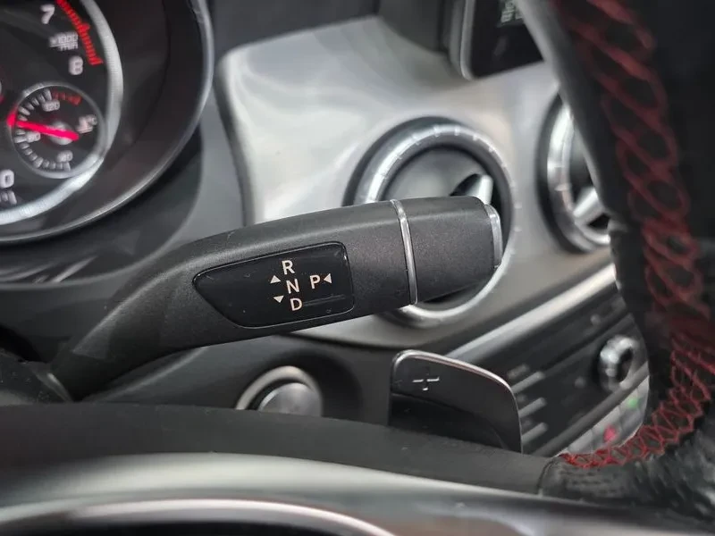 Mercedes-Benz CLA 2.5, снимка 9 - Автомобили и джипове - 54287635