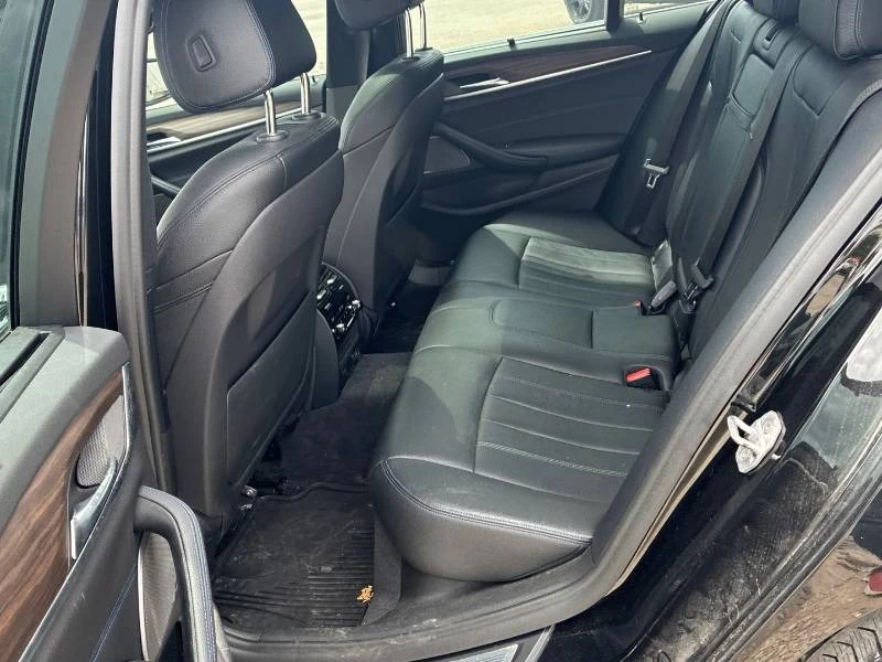 BMW 530 * e * xDrive * ДИСТРОНИК * 360 * CARFAX, снимка 14 - Автомобили и джипове - 55602338
