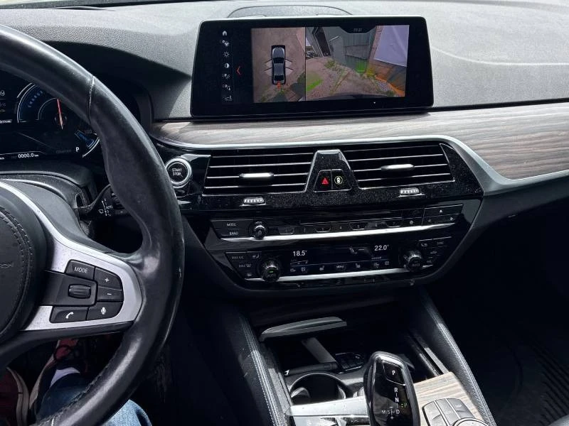 BMW 530 * e * xDrive * ДИСТРОНИК * 360 * CARFAX, снимка 11 - Автомобили и джипове - 55602338