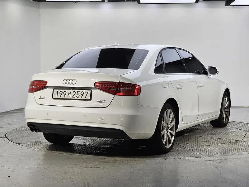 Audi A4 2.0 TFSI Quattro - САМО 30% АВАНС, снимка 4 - Автомобили и джипове - 56253856