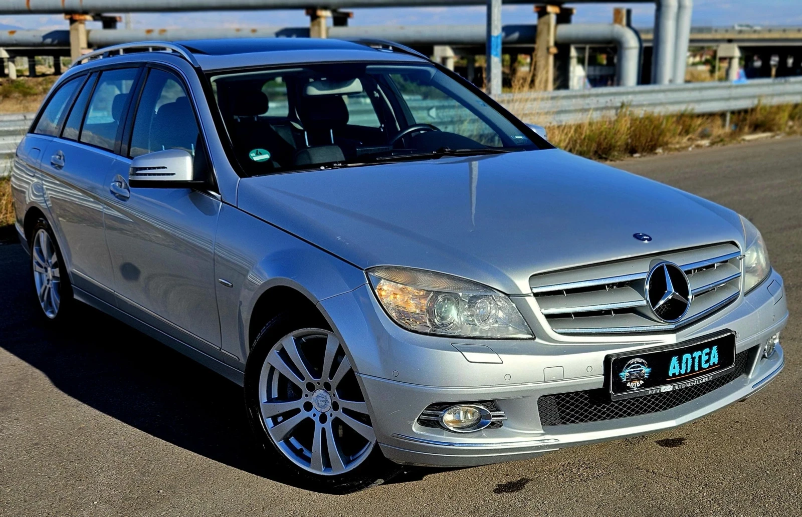 Mercedes-Benz C 220 cdi///АВТОМАТИК///НАВИГАЦИЯ///УНИКАЛЕН///КОЖА///, снимка 1