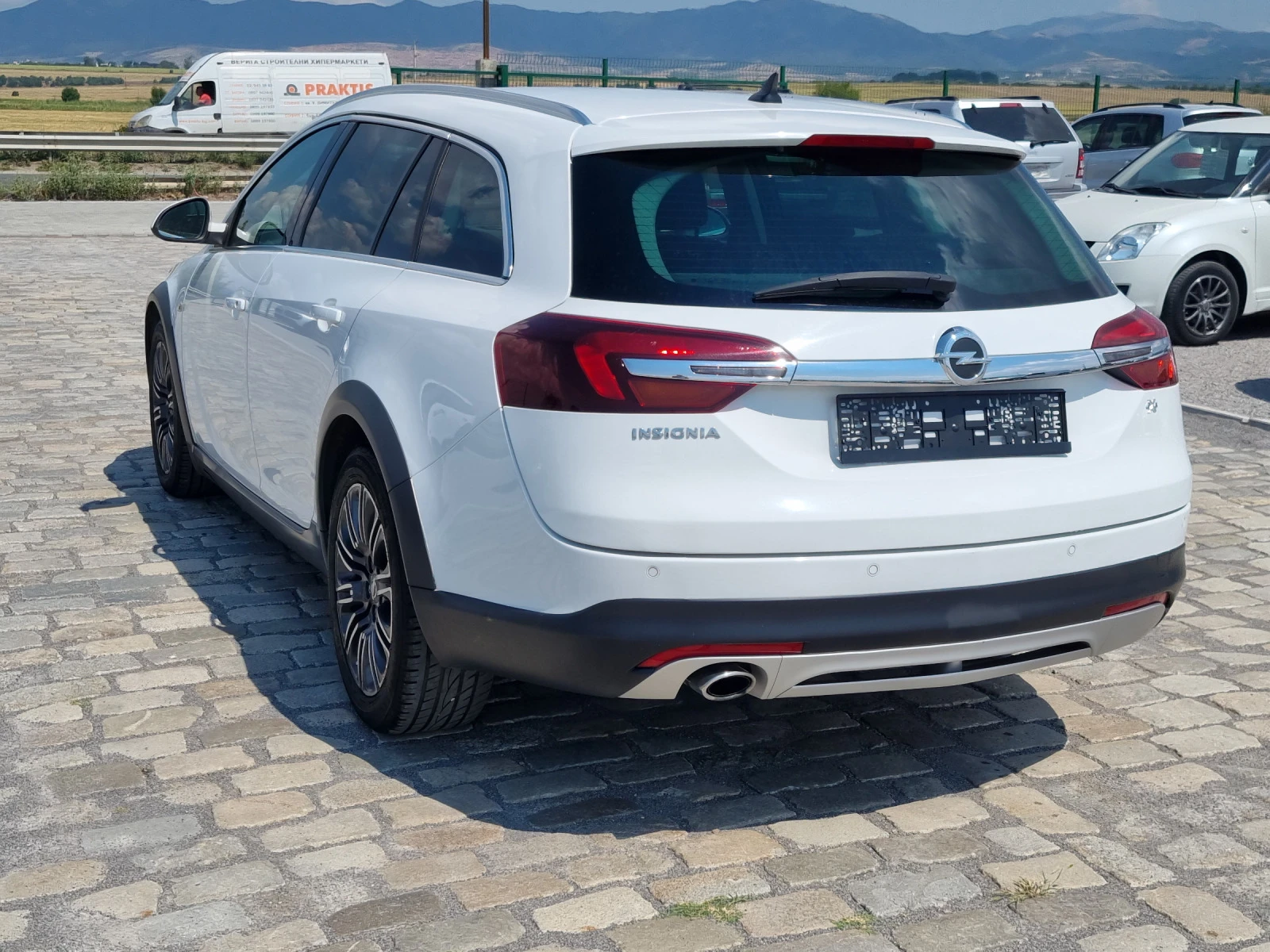 Opel Insignia 2.0CDTI 4x4 АВТОМАТИК - изображение 6