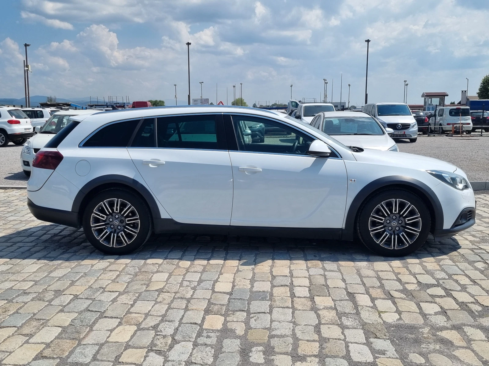 Opel Insignia 2.0CDTI 4x4 АВТОМАТИК - изображение 5