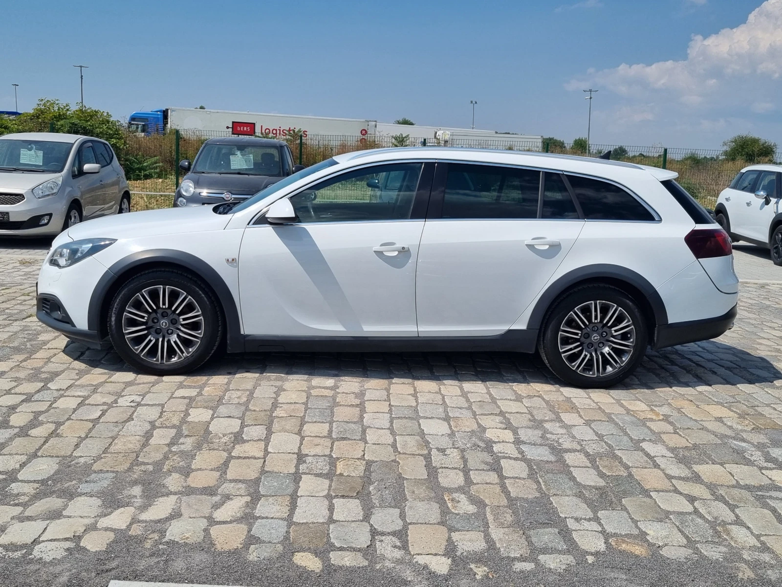 Opel Insignia 2.0CDTI 4x4 АВТОМАТИК - изображение 4