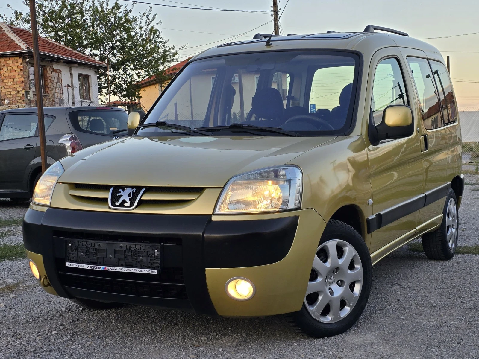 Peugeot Partner 1.6 i 109 К.С. КЛИМАТИК / ПАНОРАМА / ТЕМПОМАТ - [1] 