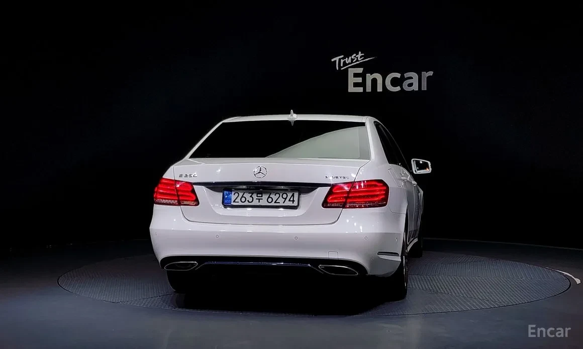 Mercedes-Benz E 250 E-Class W212 E250 Bluetec 4MATIC Avantgarde - изображение 4