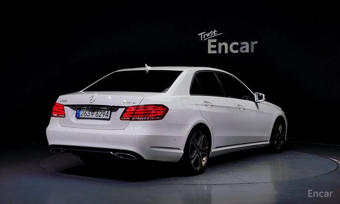 Mercedes-Benz E 250 E-Class W212 E250 Bluetec 4MATIC Avantgarde - изображение 2