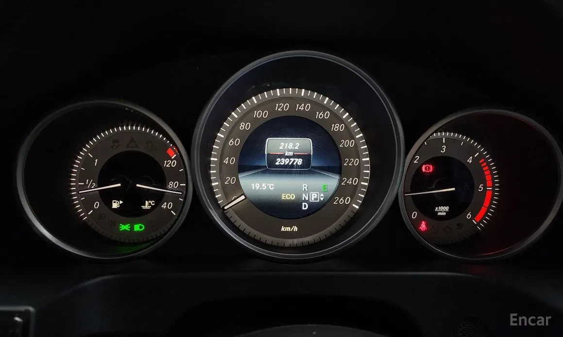 Mercedes-Benz E 250 E-Class W212 E250 Bluetec 4MATIC Avantgarde - изображение 8