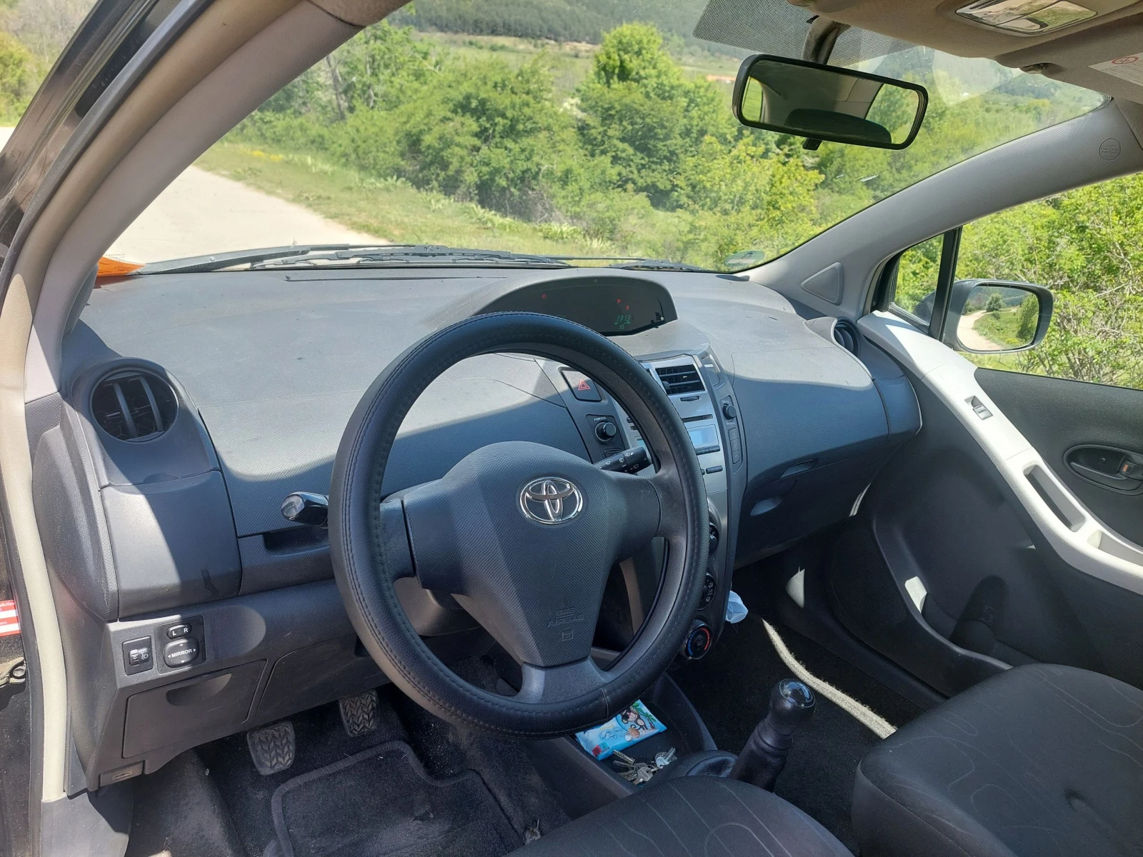 Toyota Yaris  - изображение 10