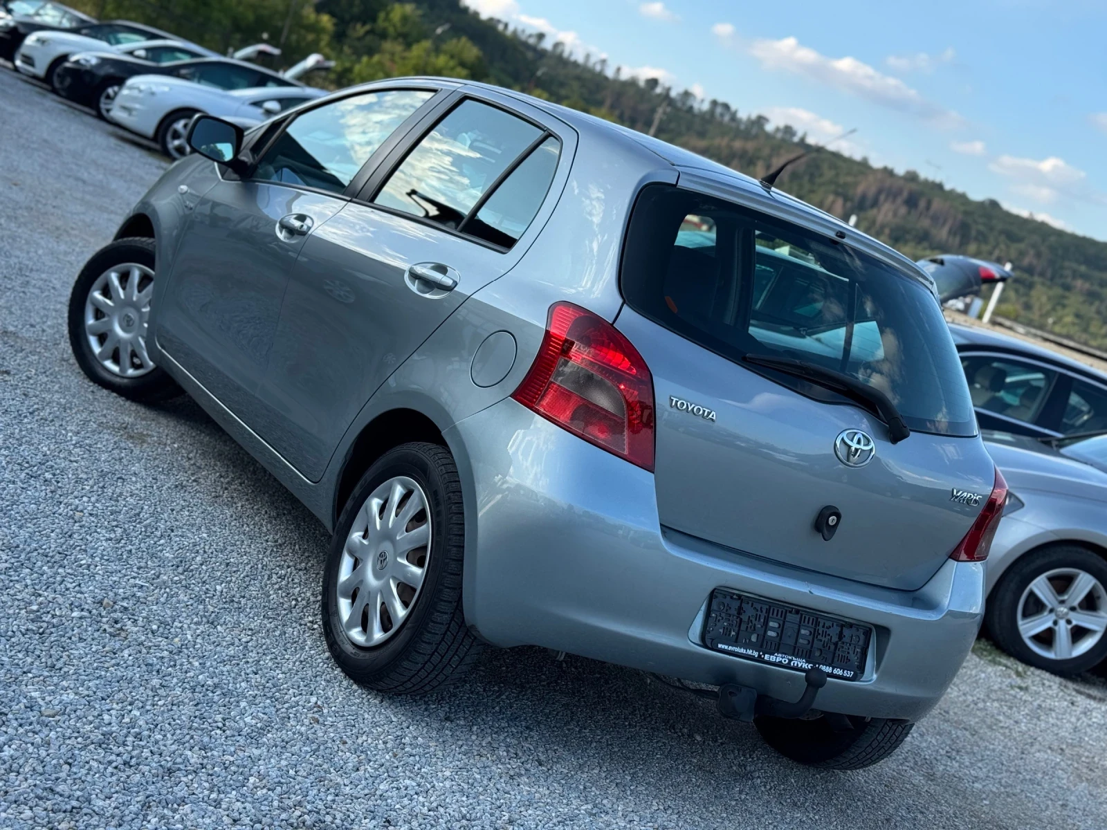Toyota Yaris 1.4D-4D 90кс КЛИМАТИК 4-врати - изображение 4