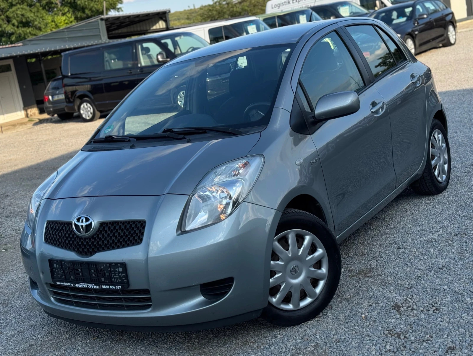 Toyota Yaris 1.4D-4D 90кс КЛИМАТИК 4-врати - изображение 3