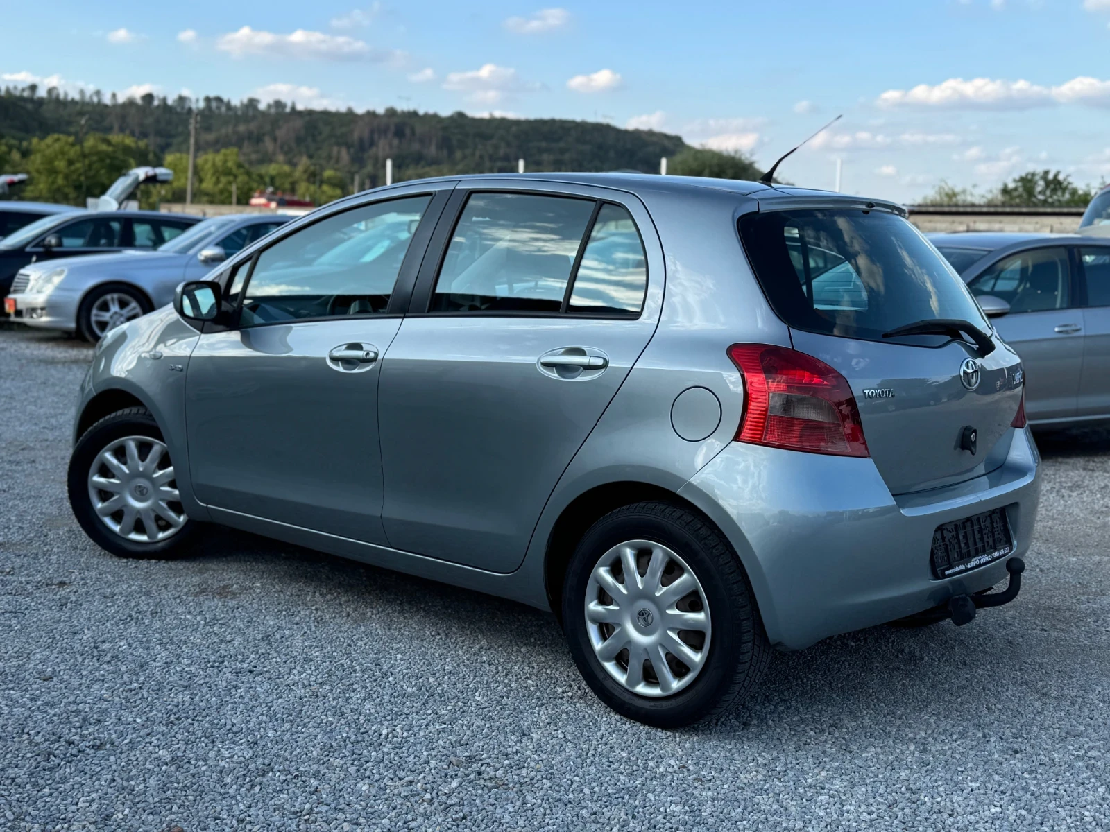 Toyota Yaris 1.4D-4D 90кс КЛИМАТИК 4-врати - изображение 8