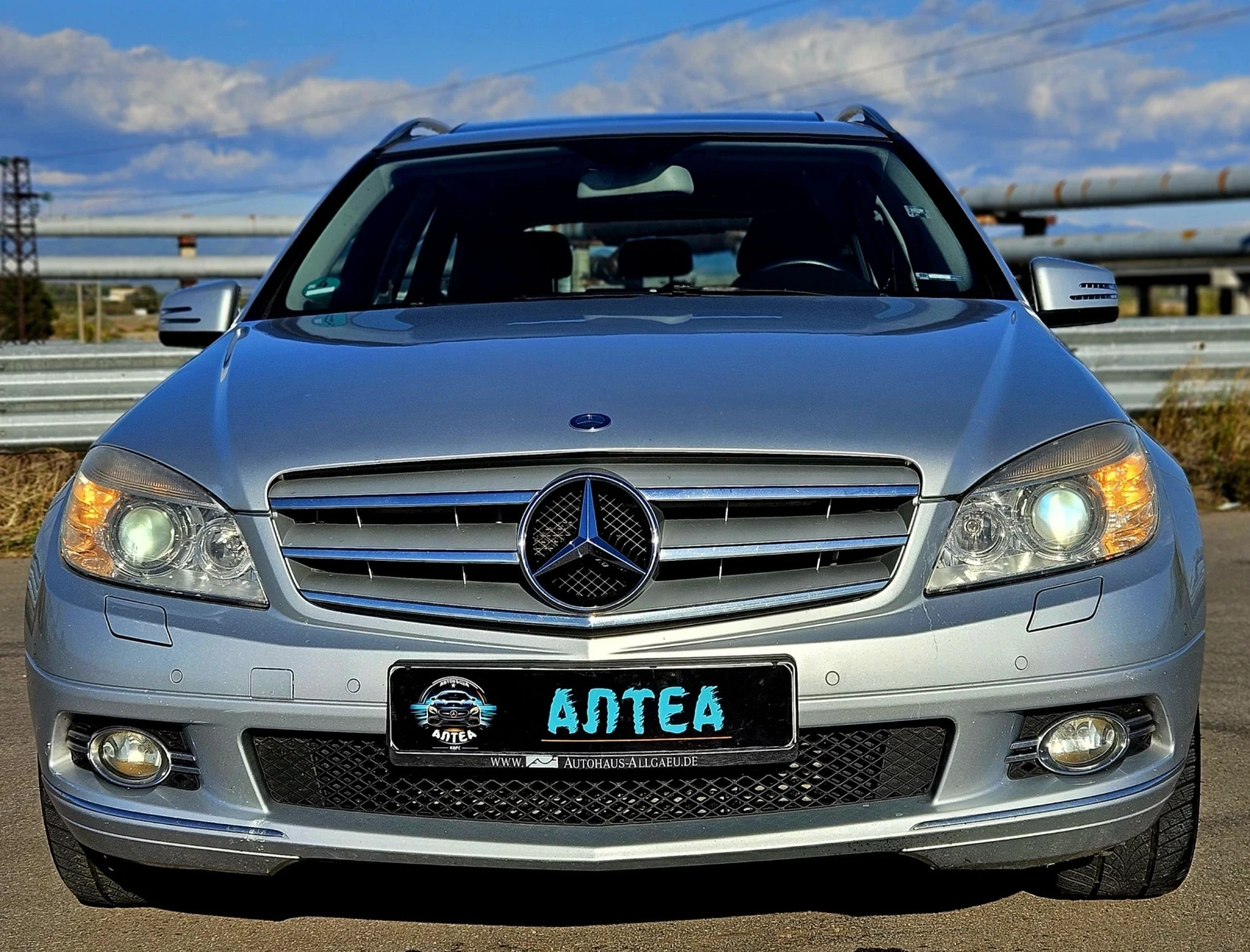 Mercedes-Benz C 220 cdi///АВТОМАТИК///НАВИГАЦИЯ///УНИКАЛЕН///КОЖА/// - изображение 2