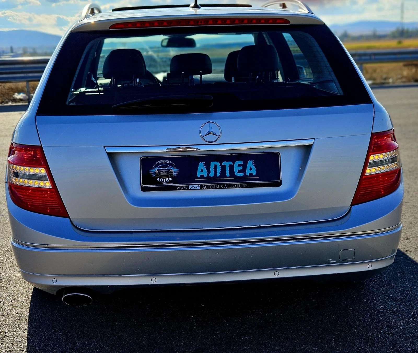 Mercedes-Benz C 220 cdi///АВТОМАТИК///НАВИГАЦИЯ///УНИКАЛЕН///КОЖА/// - изображение 6