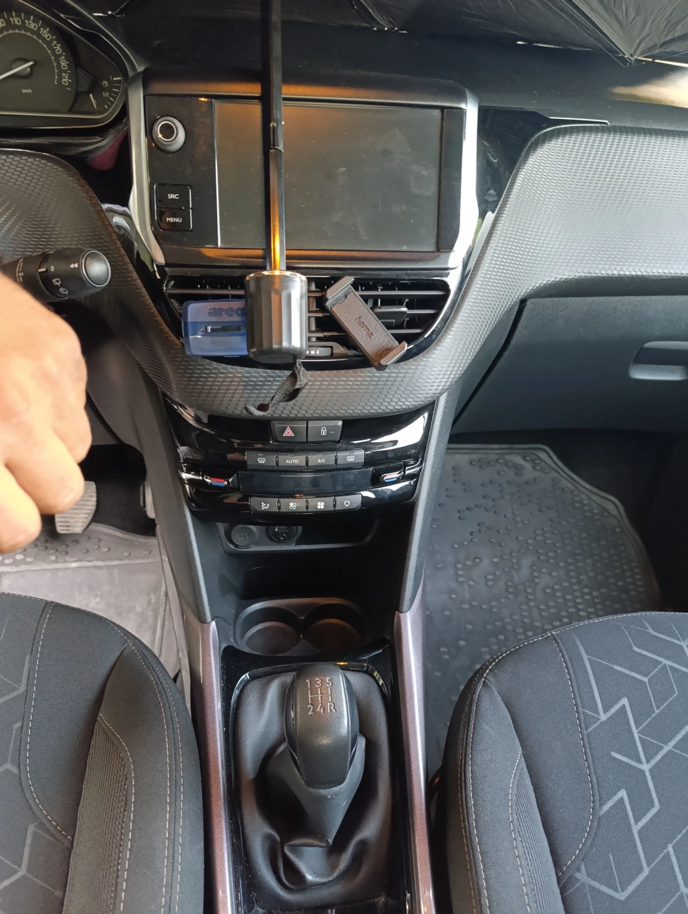 Peugeot 2008  - изображение 8